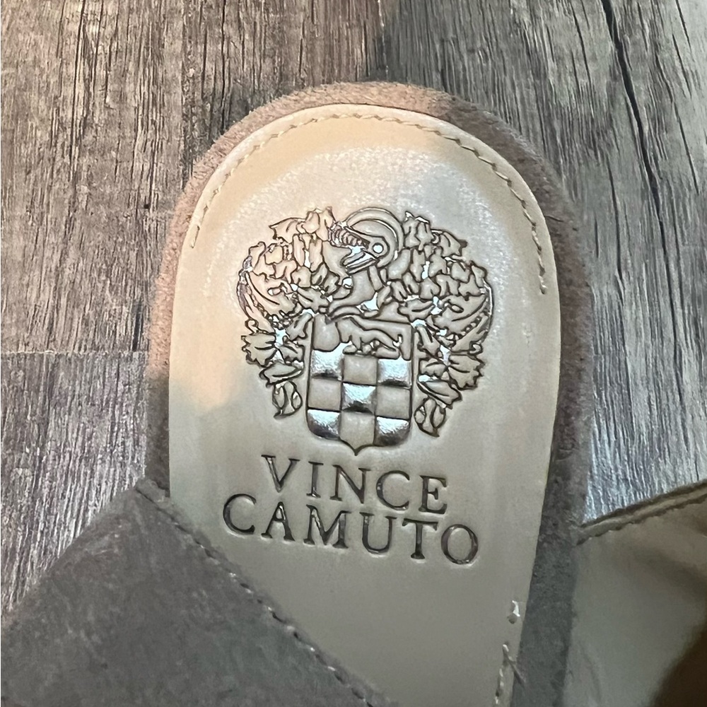 Vince Camuto Geriann Triple Buckle Sandal. Beige Suede. Size 9.5 - Picture 6 of 6